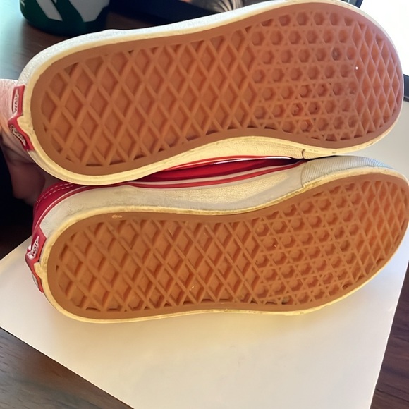 Classic Vans red with white trademark logo on the sides - Picture 6 of 7